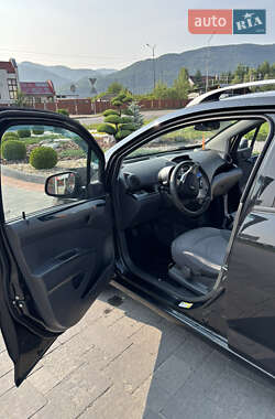 Хэтчбек Chevrolet Spark 2012 в 