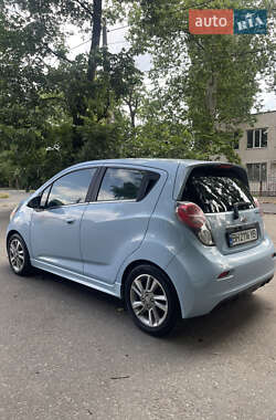 Хэтчбек Chevrolet Spark 2013 в 