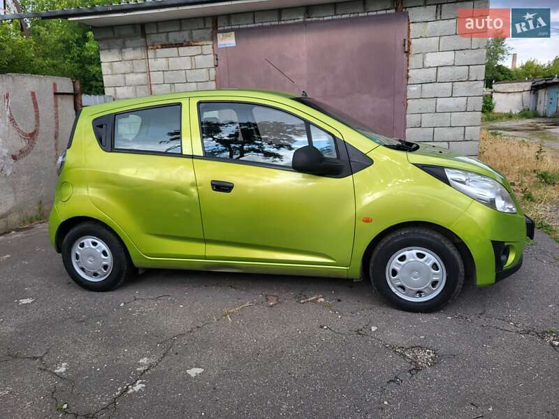 Хэтчбек Chevrolet Spark 2011 в Днепре