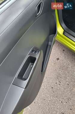 Хэтчбек Chevrolet Spark 2011 в 