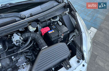 Хэтчбек Chevrolet Spark 2011 в 