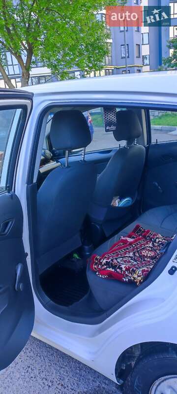 Хетчбек Chevrolet Spark 2012 в Луцьку