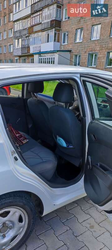 Хетчбек Chevrolet Spark 2012 в Луцьку