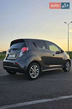 Хэтчбек Chevrolet Spark 2013 в 