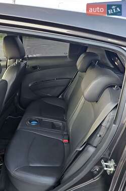Хэтчбек Chevrolet Spark 2013 в 
