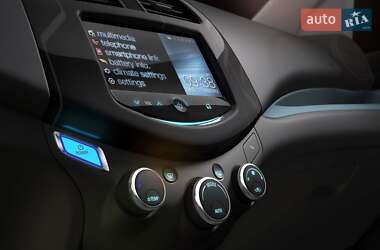Хэтчбек Chevrolet Spark 2013 в 