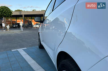 Хэтчбек Chevrolet Spark 2011 в 