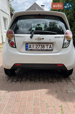 Хэтчбек Chevrolet Spark 2010 в 