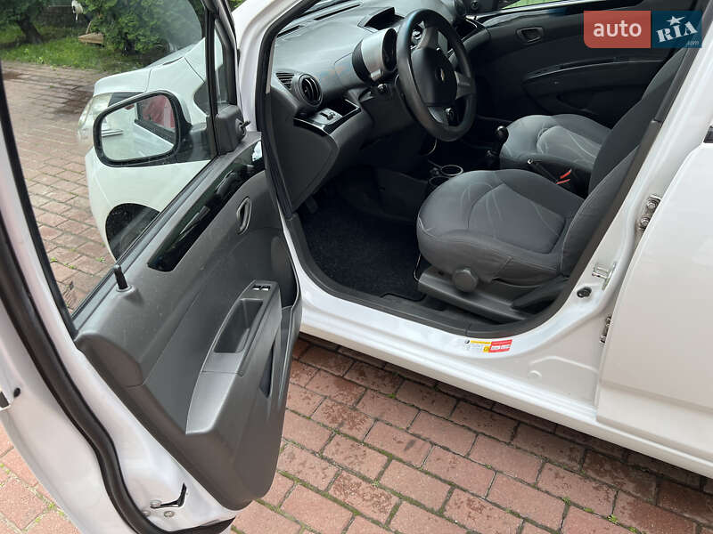 Хэтчбек Chevrolet Spark 2010 в Броварах