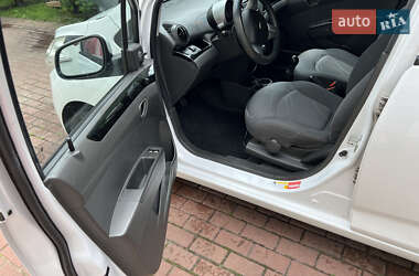 Хэтчбек Chevrolet Spark 2010 в 