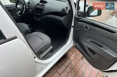 Хэтчбек Chevrolet Spark 2010 в 