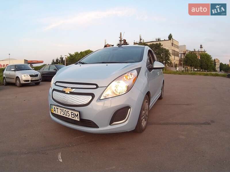 Хэтчбек Chevrolet Spark 2015 в Ивано-Франково