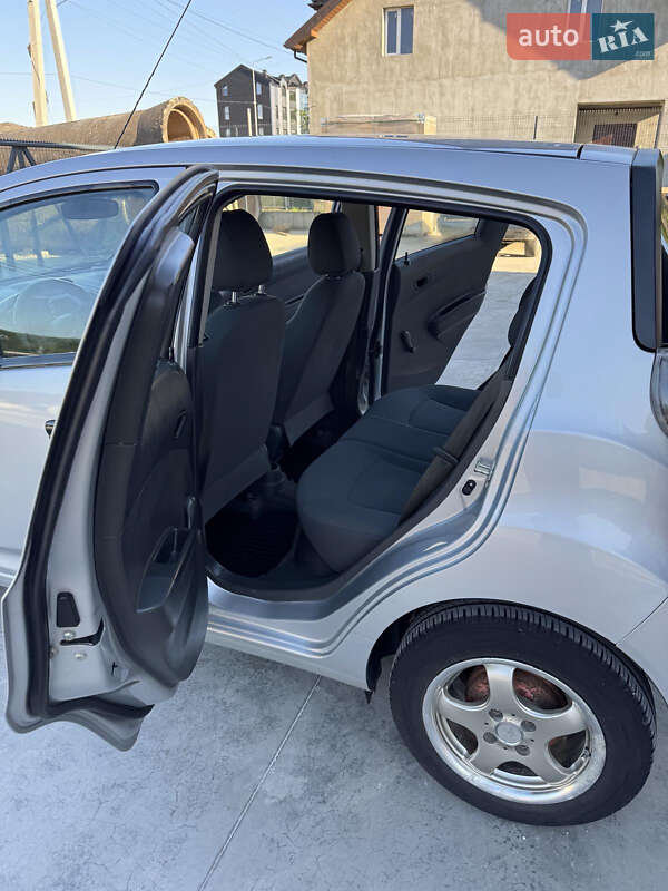 Хэтчбек Chevrolet Spark 2011 в Тернополе