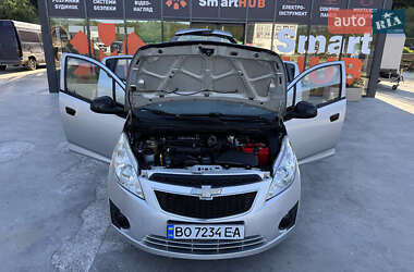 Хэтчбек Chevrolet Spark 2011 в 
