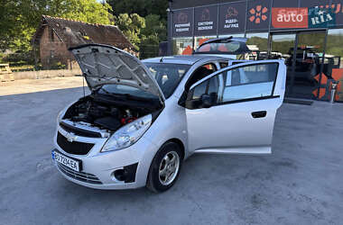 Хэтчбек Chevrolet Spark 2011 в 