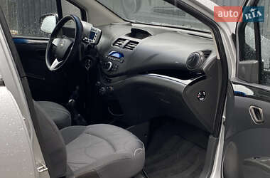 Хетчбек Chevrolet Spark 2011 в 