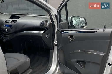 Хетчбек Chevrolet Spark 2011 в 