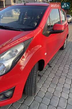 Хетчбек Chevrolet Spark 2013 в 