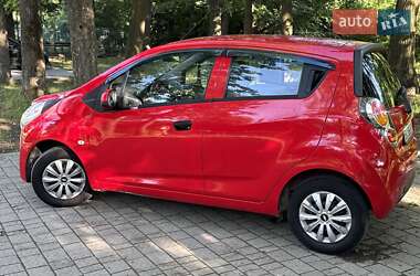 Хетчбек Chevrolet Spark 2011 в 