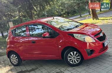 Хетчбек Chevrolet Spark 2011 в 