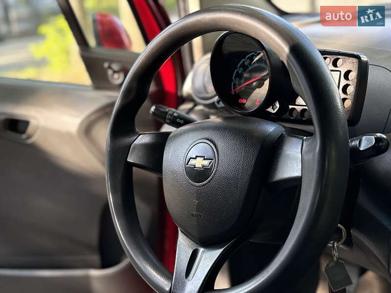 Хэтчбек Chevrolet Spark 2011 в Львове