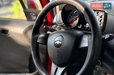 Хетчбек Chevrolet Spark 2011 в 