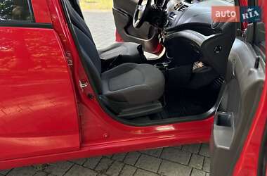 Хетчбек Chevrolet Spark 2011 в 