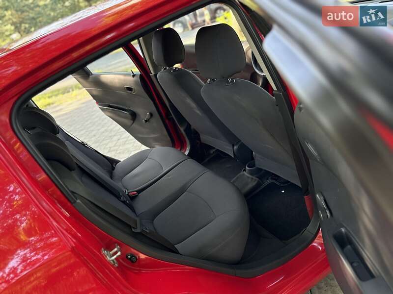 Хэтчбек Chevrolet Spark 2011 в Львове