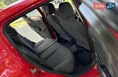Хетчбек Chevrolet Spark 2011 в 