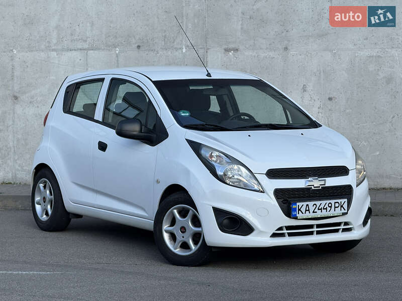 Хэтчбек Chevrolet Spark 2014 в Киеве