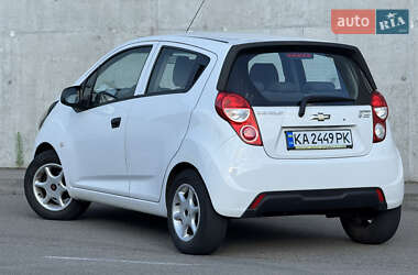 Хетчбек Chevrolet Spark 2014 в 