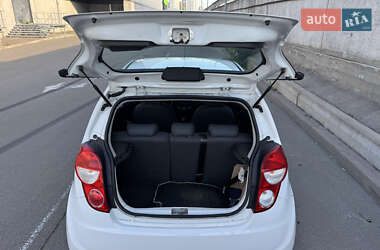 Хетчбек Chevrolet Spark 2014 в 
