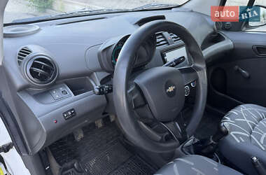 Хетчбек Chevrolet Spark 2014 в 