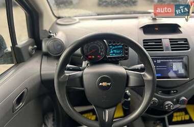 Хэтчбек Chevrolet Spark 2011 в 
