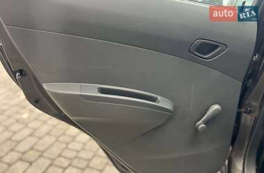 Хэтчбек Chevrolet Spark 2011 в 