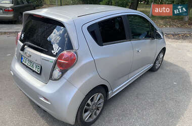 Хетчбек Chevrolet Spark 2014 в 