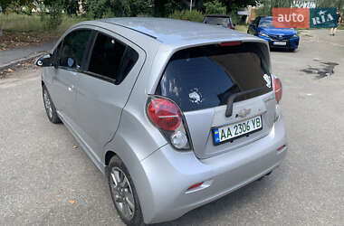 Хетчбек Chevrolet Spark 2014 в 