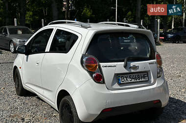 Хэтчбек Chevrolet Spark 2010 в 