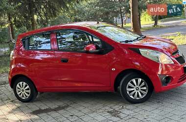 Хэтчбек Chevrolet Spark 2011 в 