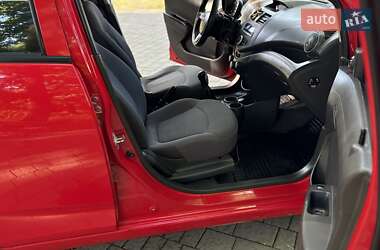 Хэтчбек Chevrolet Spark 2011 в 