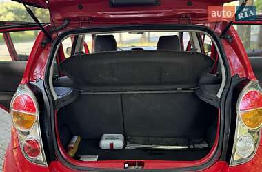 Хэтчбек Chevrolet Spark 2011 в 