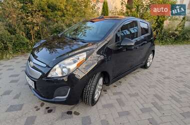 Хэтчбек Chevrolet Spark 2015 в 