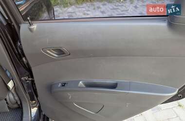 Хэтчбек Chevrolet Spark 2015 в 