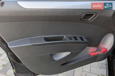 Хэтчбек Chevrolet Spark 2015 в 