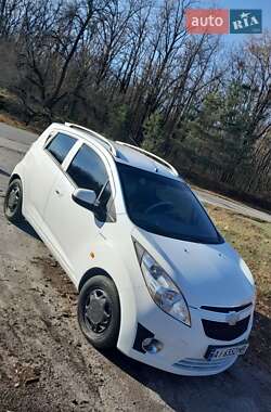 Хэтчбек Chevrolet Spark 2010 в 