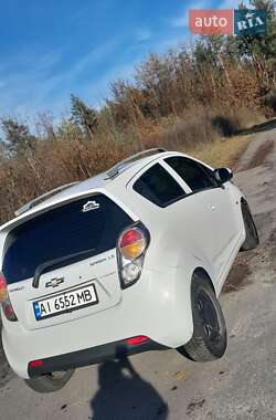 Хэтчбек Chevrolet Spark 2010 в 