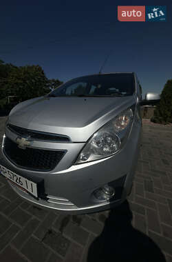 Хэтчбек Chevrolet Spark 2011 в 