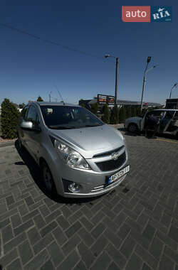 Хэтчбек Chevrolet Spark 2011 в 