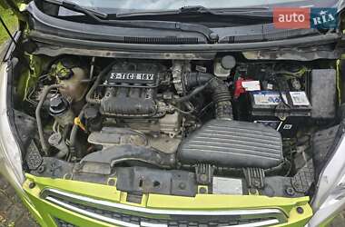 Хэтчбек Chevrolet Spark 2011 в 