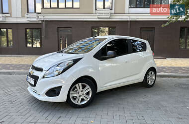 Хэтчбек Chevrolet Spark 2012 в 